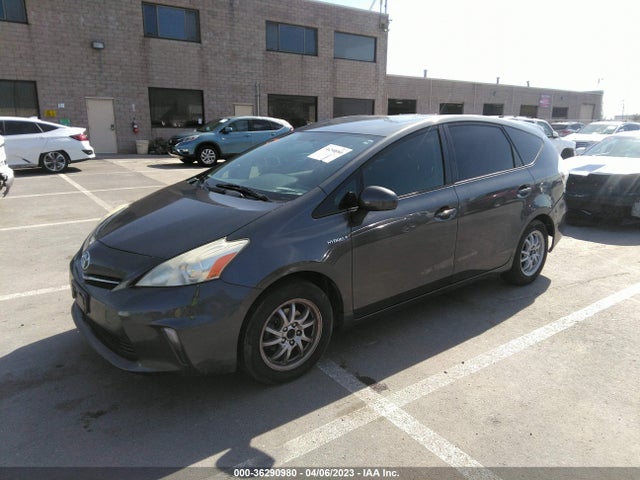Toyota Prius V Two/three/five 2014 JTDZN3EU5E3298203 Image 2