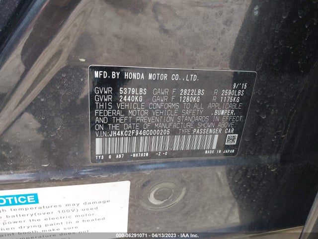 2016 Acura RLX, VIN: JH4KC2F94GC000205
