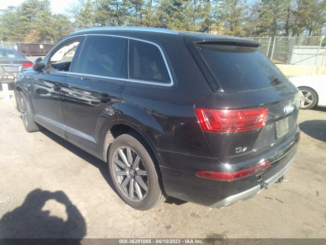 WA1LHAF77KD043840 Audi Q7 Premium Plus