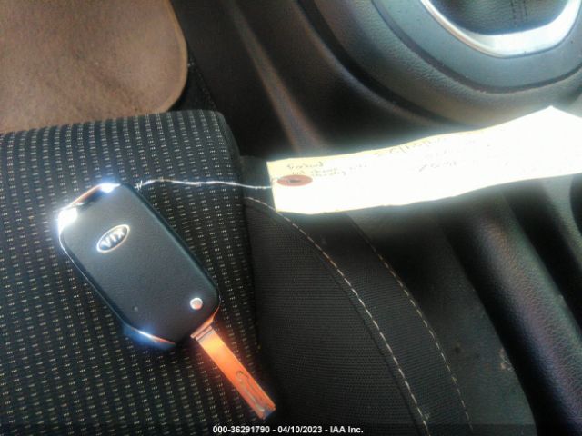3KPF24AD9KE095052 KIA Forte Lxs