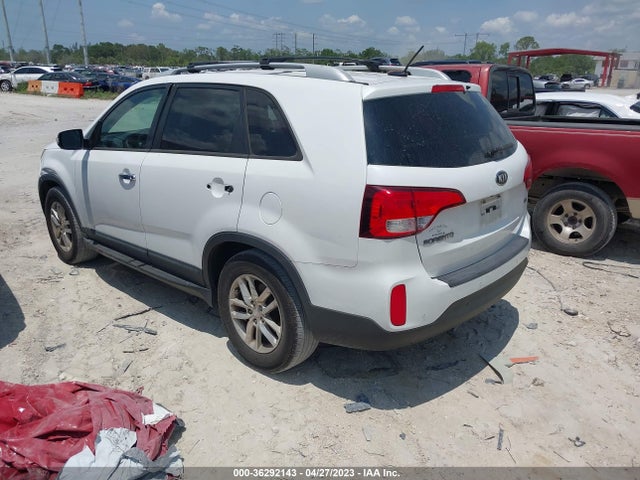 2015 KIA SORENTO LX VIN: 5XYKT4A69FG555784