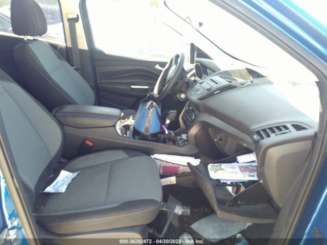 1FMCU0GD4HUC53977 Ford ESCAPE SE