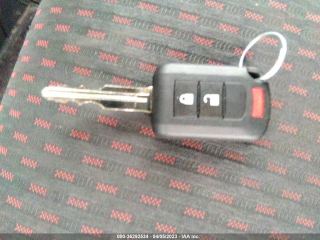 JA4AP3AU8JZ007501 Mitsubishi Outlander Sport 2.0
