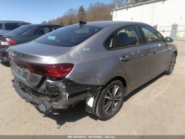 3KPF24AD5NE493959 KIA Forte Lxs