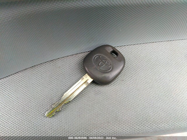 Toyota Prius C One/three/two/four 2014 JTDKDTB31E1070954 Image 3