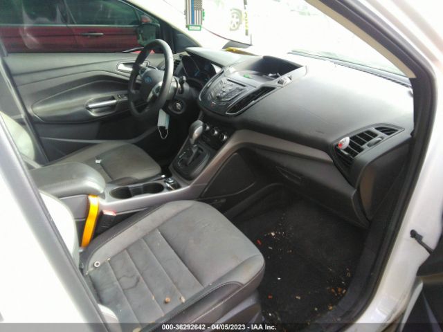 1FMCU0G78FUC75701 Ford ESCAPE SE