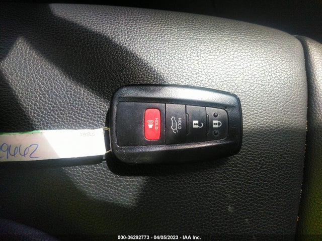 2020 TOYOTA HIGHLANDER XLE VIN: 5TDHZRAHXLS512111
