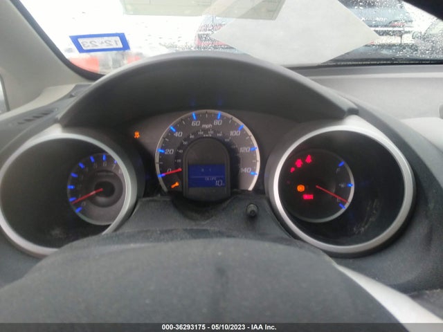 2013 HONDA FIT VIN: JHMGE8H30DC073241