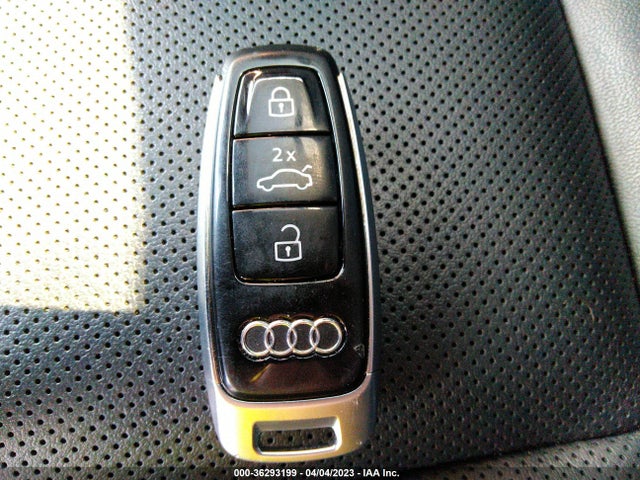 WA1EVAF17KD035976 Audi Q8 Premium Plus