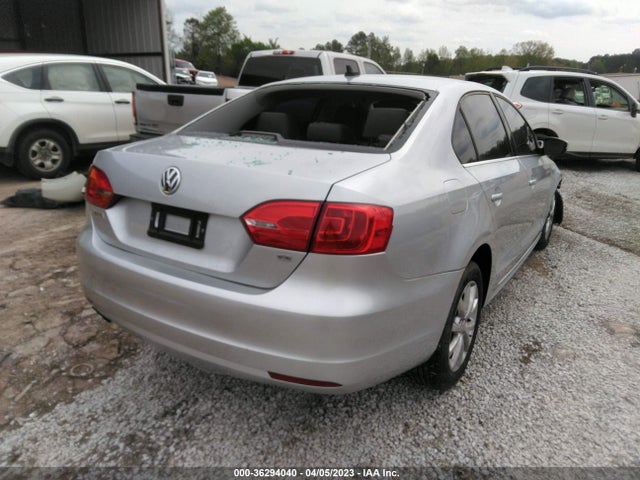3VWD07AJ1EM326229 Volkswagen Jetta Sedan Se W/connectivity/sunroof