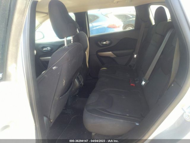 1C4PJLCB8HW642629 Jeep Cherokee Latitude