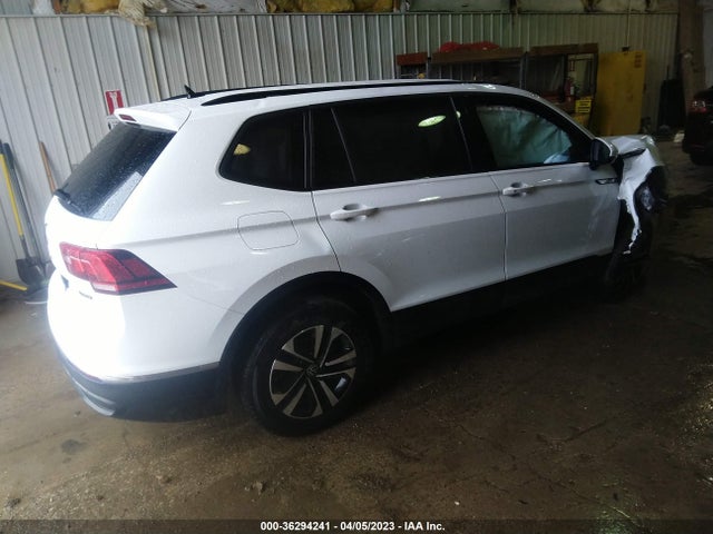 3VV0B7AX4NM035676 Volkswagen TIGUAN S