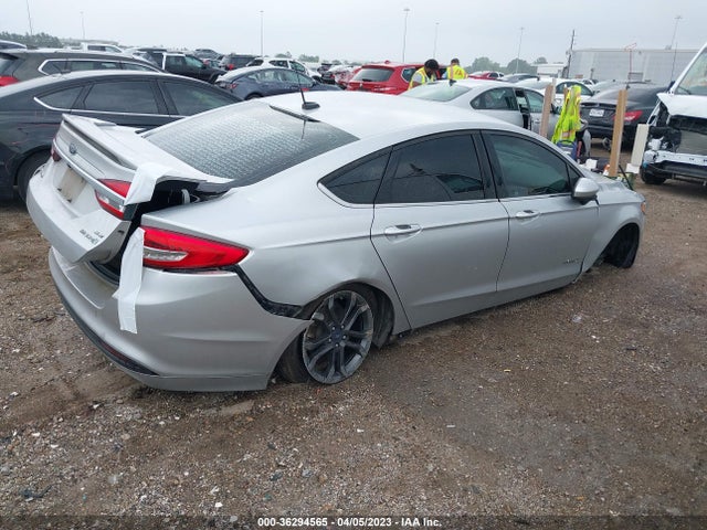 3FA6P0LU5JR128133 Ford Fusion Hybrid Se