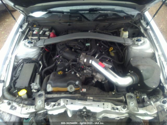 1ZVBP8EM5E5317097 Ford Mustang V6