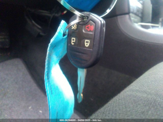 1ZVBP8EM5E5317097 Ford Mustang V6