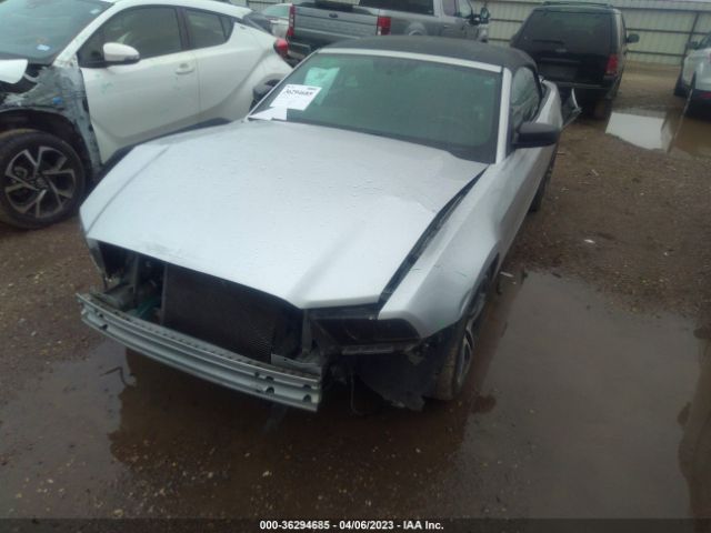 1ZVBP8EM5E5317097 Ford Mustang V6