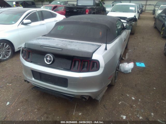 1ZVBP8EM5E5317097 Ford Mustang V6