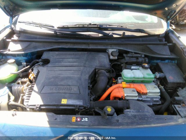 KNDCB3LC4K5250605 KIA NIRO LX