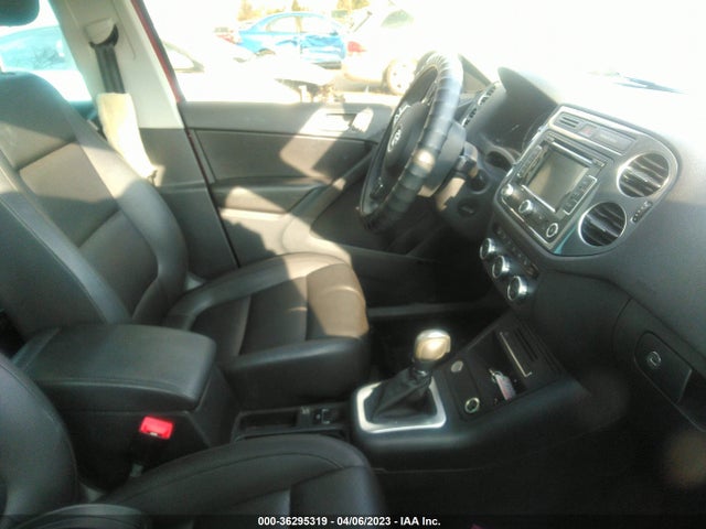 WVGBV3AX4EW026074 Volkswagen Tiguan Sel