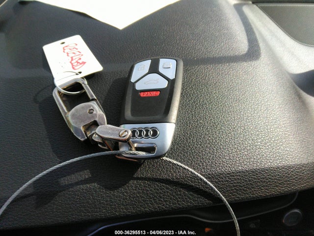 WA1LAAF72HD055407 Audi Q7 Premium Plus