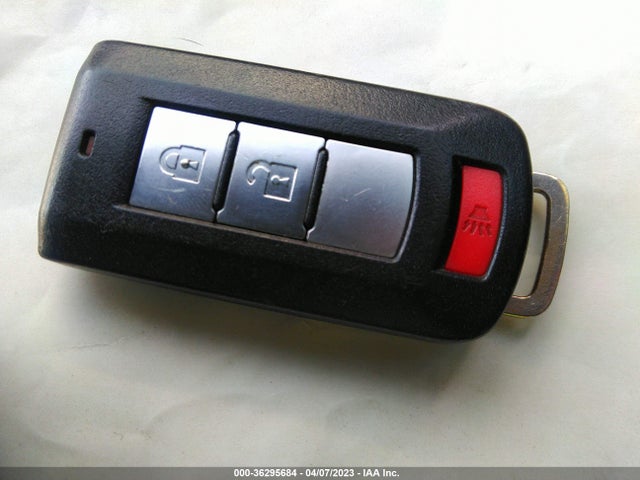 JA4AD3A37EZ010136 Mitsubishi Outlander Se