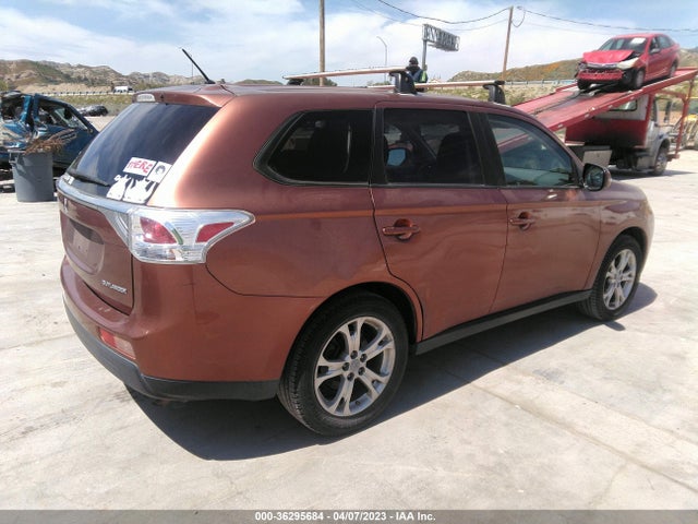 JA4AD3A37EZ010136 Mitsubishi Outlander Se
