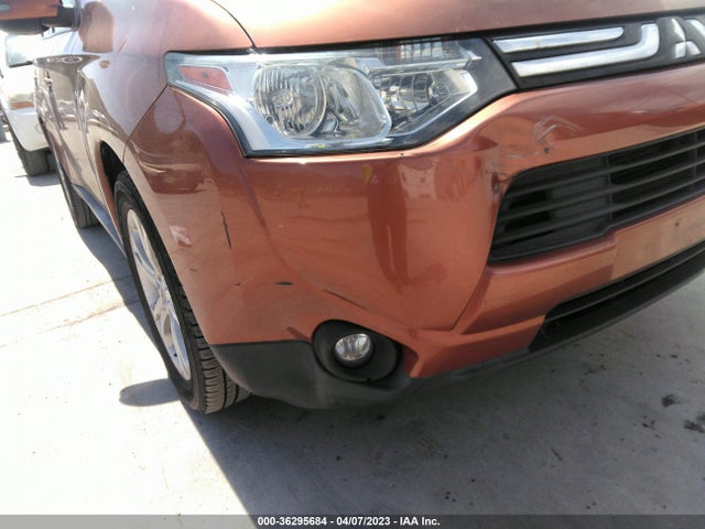 JA4AD3A37EZ010136 Mitsubishi Outlander Se