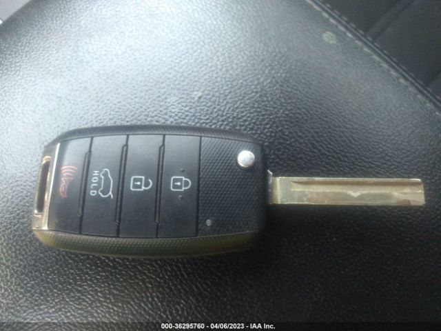 5XYPG4A30GG082486 KIA SORENTO LX