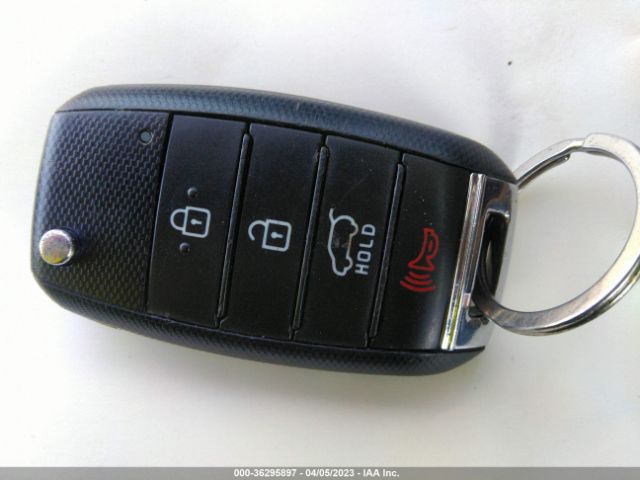 KNDMA5C11H6265504 KIA Sedona L