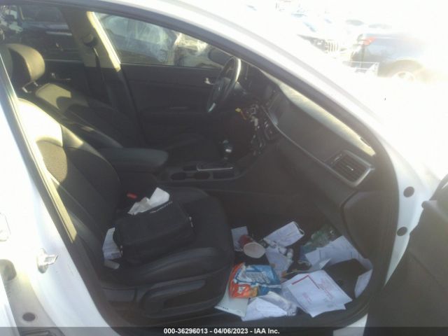 5XXGT4L31JG233842 KIA Optima S