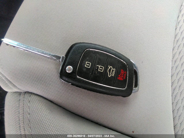 2016 HYUNDAI SONATA 2.4L SE VIN: 5NPE24AF4GH435823
