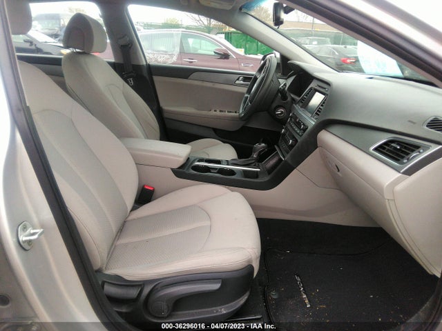 2016 HYUNDAI SONATA 2.4L SE VIN: 5NPE24AF4GH435823