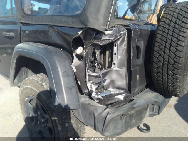1C4HJXDGXJW219580 Jeep Wrangler Unlimited Sport