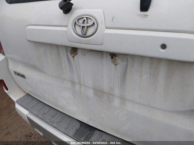 2004 TOYOTA 4RUNNER SR5 VIN: JTEBU14R940044110