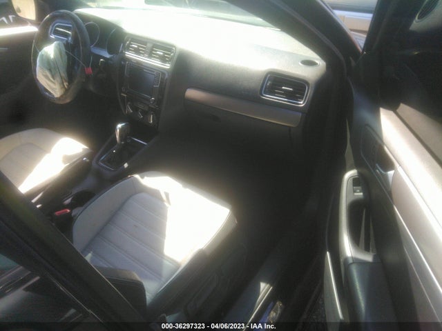3VWD17AJ5GM307523 Volkswagen Jetta Sedan 1.8t Sport