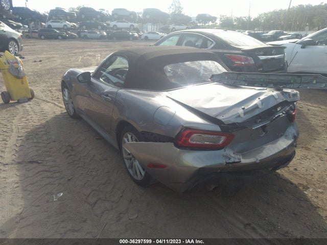 JC1NFAEK3H0107590 Fiat 124 Spider Lusso