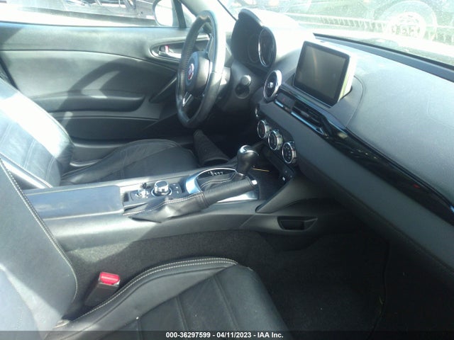JC1NFAEK3H0107590 Fiat 124 Spider Lusso