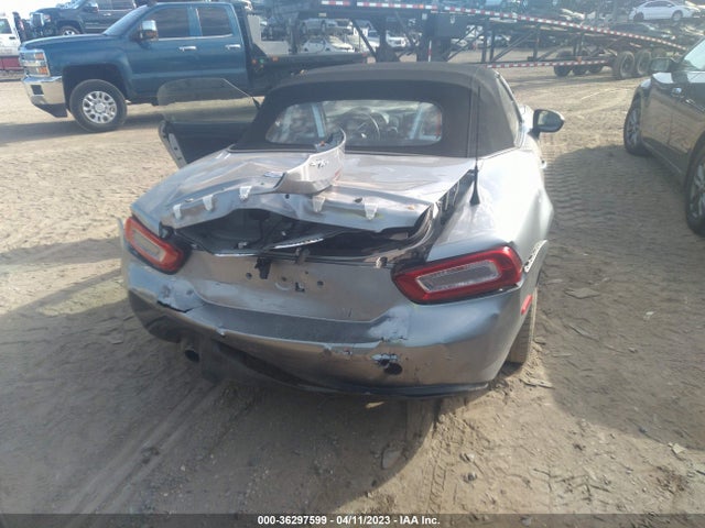 JC1NFAEK3H0107590 Fiat 124 Spider Lusso