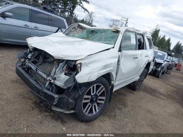 Toyota 4runner Limited 2015 JTEBU5JR3F5236141 Image 2