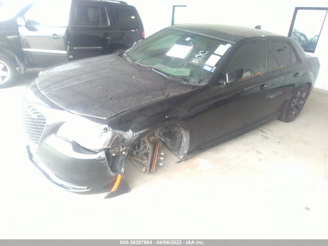 2016 Chrysler 300, VIN: 2C3CCABG4GH304382