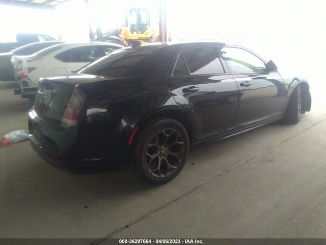 2016 Chrysler 300, VIN: 2C3CCABG4GH304382