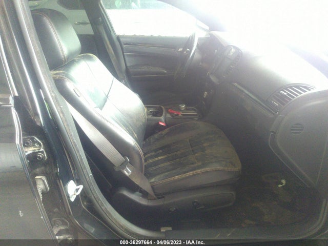 2016 Chrysler 300, VIN: 2C3CCABG4GH304382
