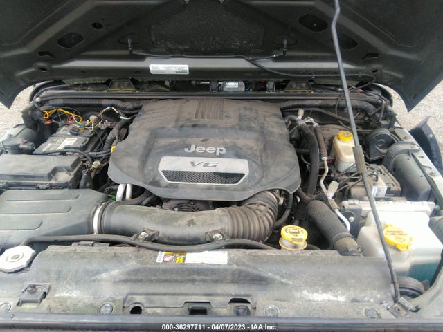 1C4BJWDG9FL649643 Jeep Wrangler Unlimited Sport