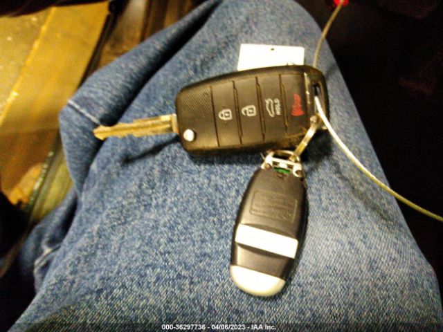 KNAFX4A80E5056898 KIA FORTE EX