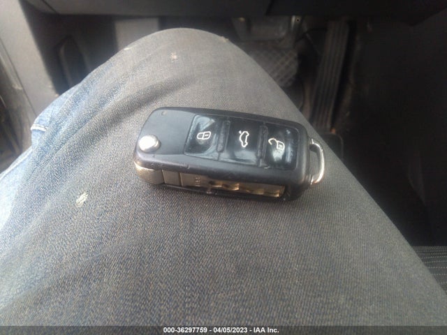WVGBV7AX2FW573384 Volkswagen TIGUAN S