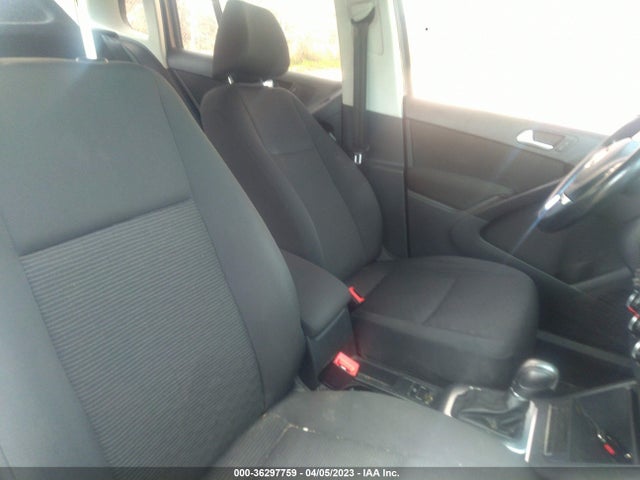 WVGBV7AX2FW573384 Volkswagen TIGUAN S