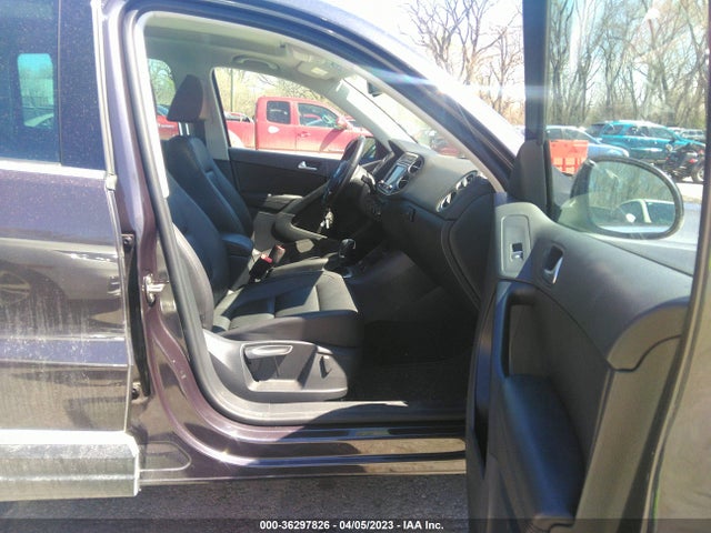 WVGAV7AX3GW588764 Volkswagen TIGUAN SE