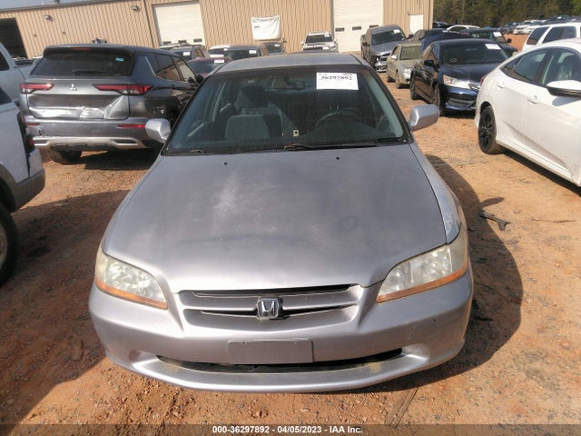 2000 HONDA ACCORD SDN LX VIN: 1HGCG6659YA068500