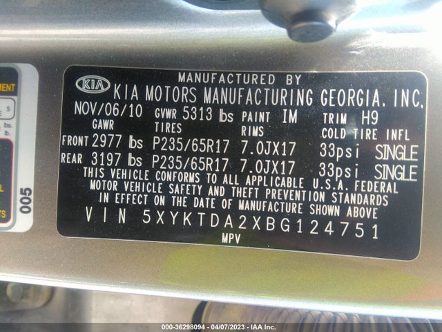 2011 KIA SORENTO LX VIN: 5XYKTDA2XBG124751