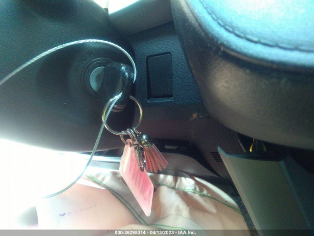 Toyota RAV4 LE 2017 2T3ZFREV8HW355584 Image 3